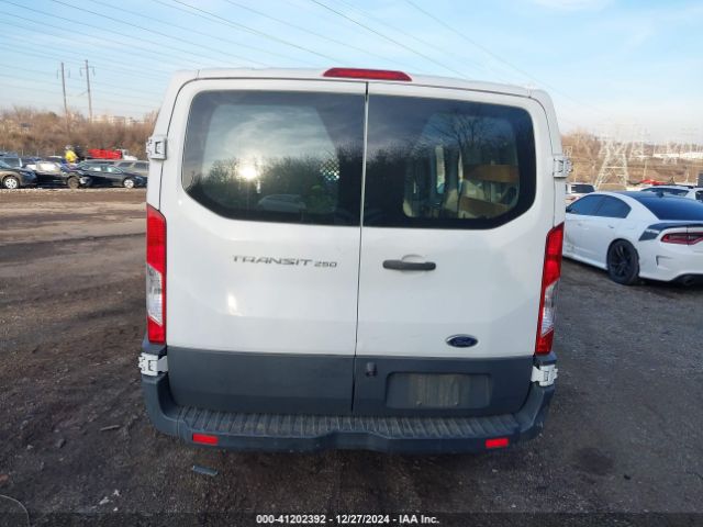 1FTYR1ZM2GKA38963 Ford Transit-250