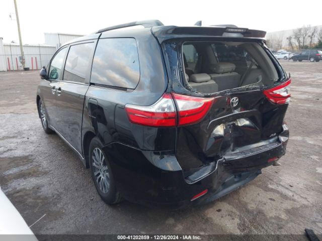 5TDYZ3DC4KS994036 Toyota Sienna Xle 8 Passenger
