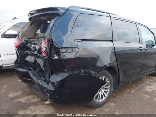 5TDYZ3DC4KS994036 Toyota Sienna Xle 8 Passenger