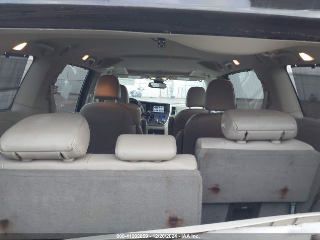 5TDYZ3DC4KS994036 Toyota Sienna Xle 8 Passenger