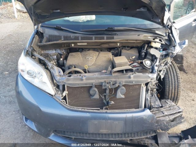 5TDYZ3DCXHS774960 Toyota Sienna Xle/limited