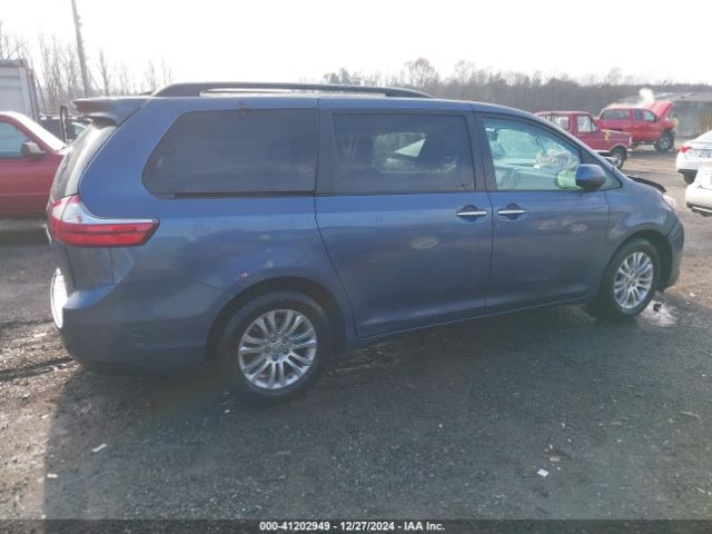 5TDYZ3DCXHS774960 Toyota Sienna Xle/limited