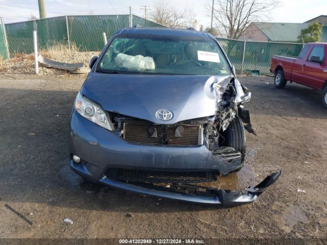 5TDYZ3DCXHS774960 Toyota Sienna Xle/limited