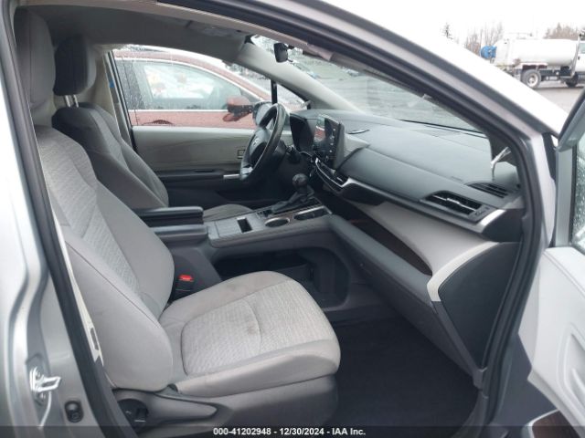 5TDKRKEC1NS097081 Toyota SIENNA LE