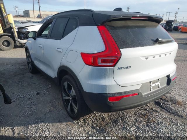 2021 VOLVO XC40 RECHARGE PURE ELECTRIC YV4ED3UR7M2580522 Photo 2