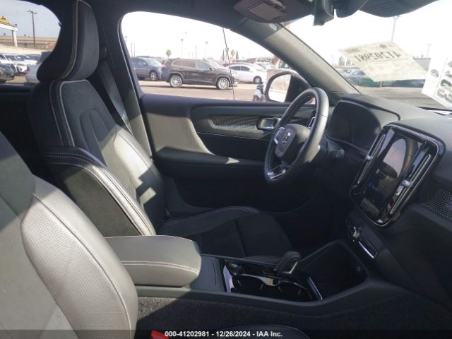 2021 VOLVO XC40 RECHARGE PURE ELECTRIC YV4ED3UR7M2580522 Photo 4