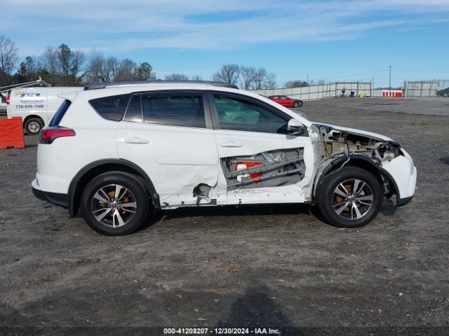 2T3WFREV8HW317906 Toyota Rav4 Xle