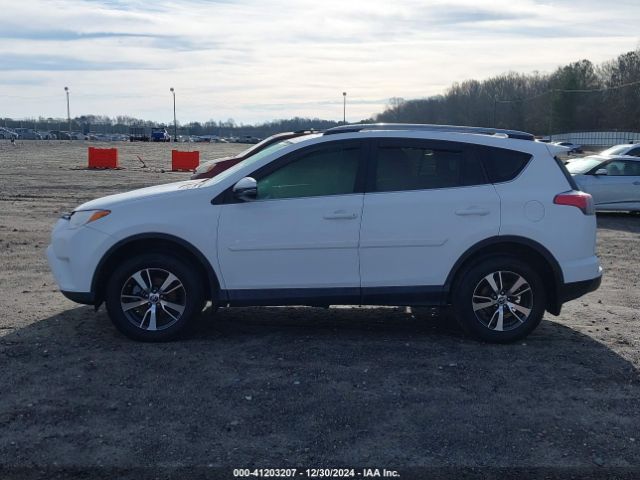 2T3WFREV8HW317906 Toyota Rav4 Xle