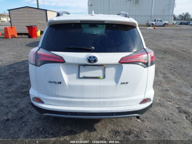 2T3WFREV8HW317906 Toyota Rav4 Xle