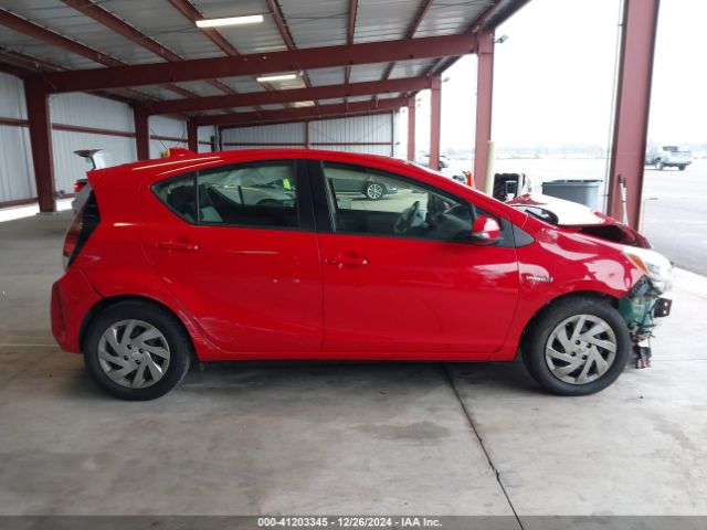 JTDKDTB33F1581101 Toyota Prius C One