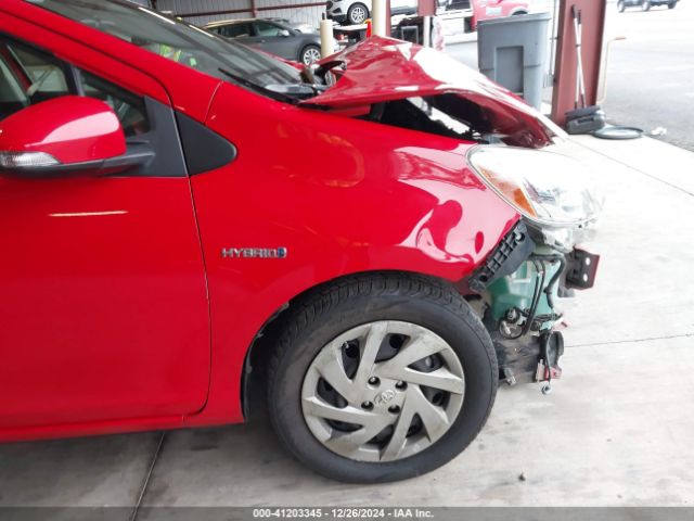 JTDKDTB33F1581101 Toyota Prius C One