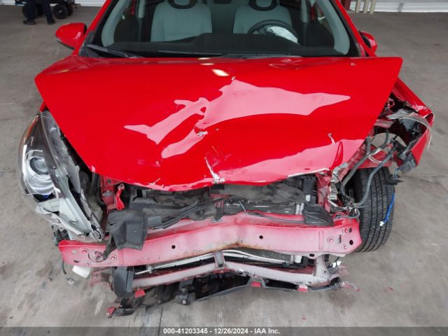 JTDKDTB33F1581101 Toyota Prius C One