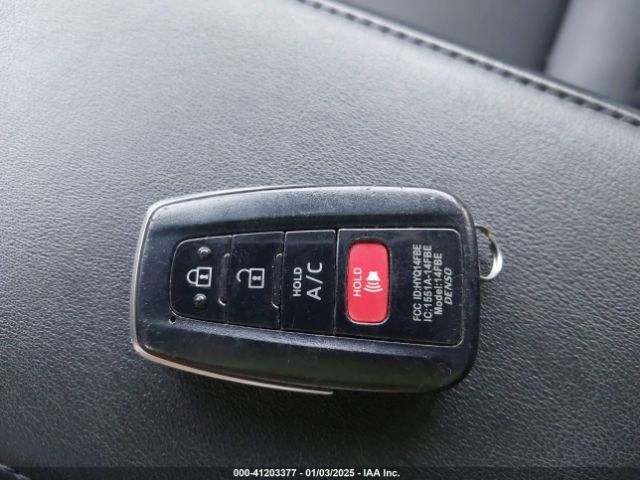 JTDKARFP9H3000863 Toyota Prius Prime Premium