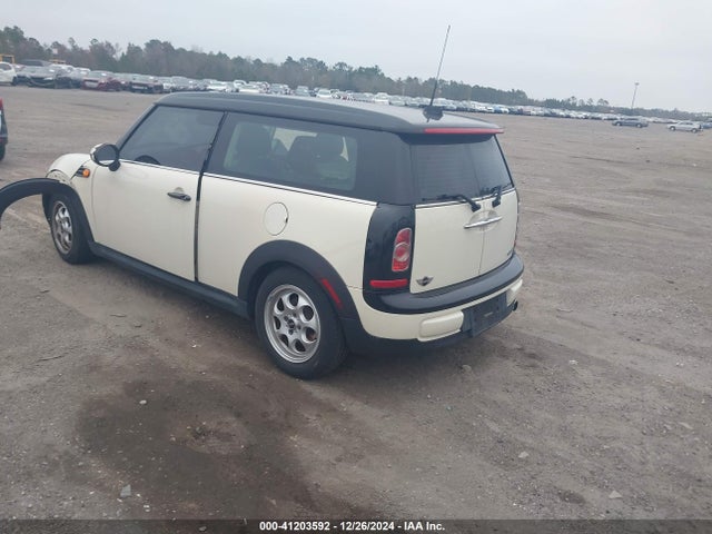 2012 MINI COOPER CLUBMAN WMWZF3C59CT489125 Photo 2