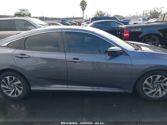 Honda CIVIC EX 2018 2HGFC2F79JH577190 Image 13