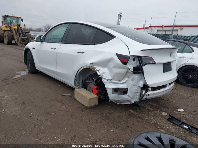 2022 TESLA MODEL Y 7SAYGDEF7NF367203 Photo 2