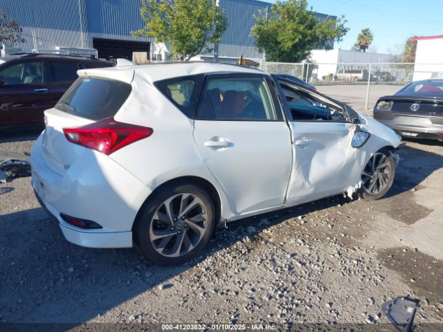 JTNKARJE1JJ563215 Toyota COROLLA IM