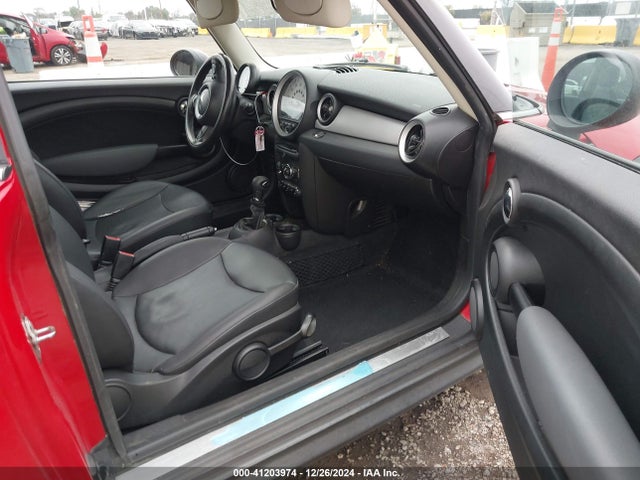 2012 MINI COOPER CLUBMAN WMWZF3C52CT189510 Photo 4