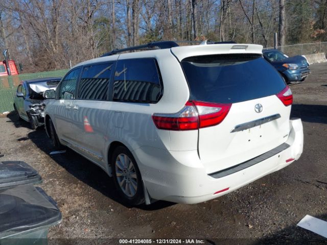 2017 TOYOTA SIENNA 5TDYZ3DCXHS846062 Photo 2