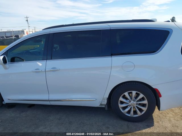 2C4RC1BGXHR795526 Chrysler Pacifica Touring-l