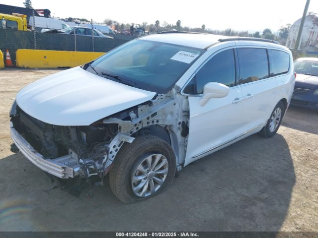 2C4RC1BGXHR795526 Chrysler Pacifica Touring-l