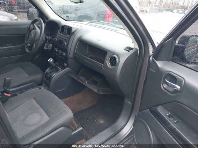 1C4NJPBA6FD250698 Jeep Patriot Altitude Edition