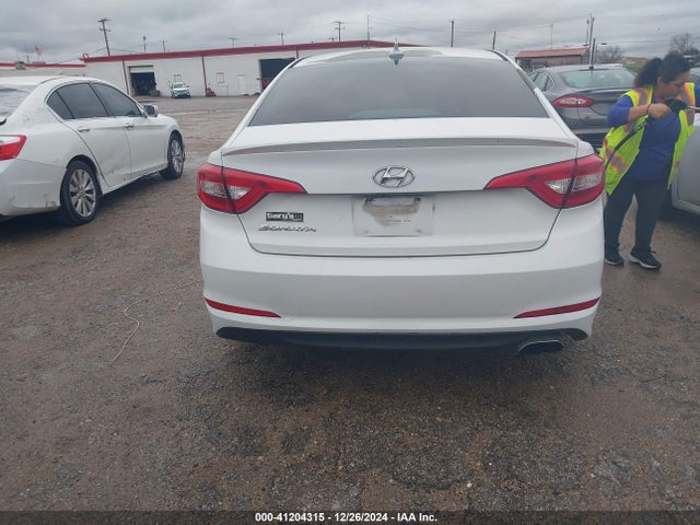Hyundai SONATA SE 2016 5NPE24AF8GH352640 Image 16