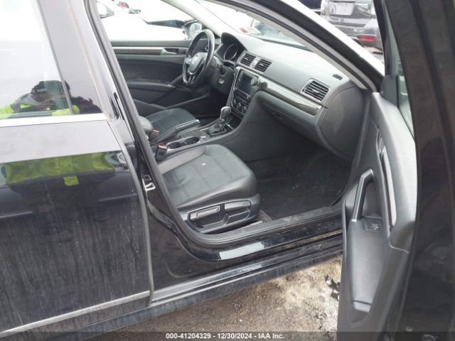 1VWBT7A39GC011456 Volkswagen Passat 1.8t Se