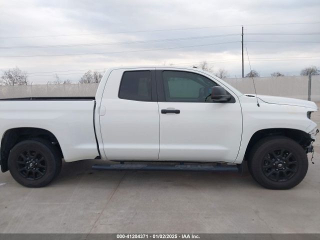5TFRY5F19KX245581 Toyota Tundra Sr5 5.7l V8