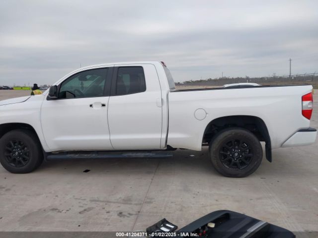 5TFRY5F19KX245581 Toyota Tundra Sr5 5.7l V8