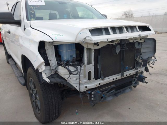 5TFRY5F19KX245581 Toyota Tundra Sr5 5.7l V8