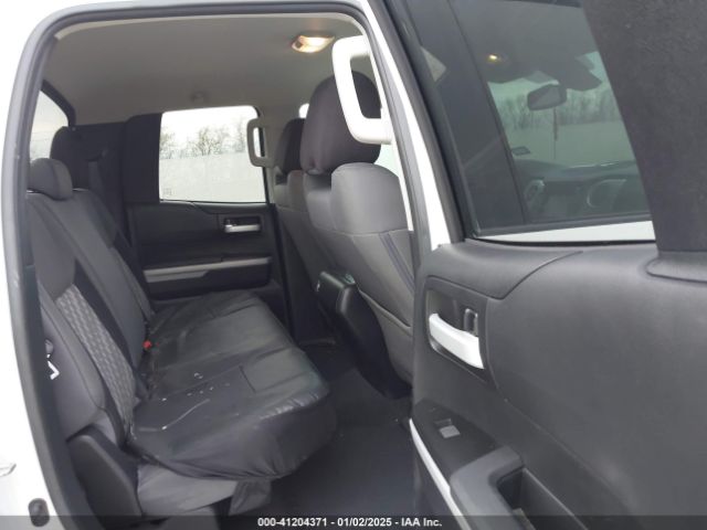 5TFRY5F19KX245581 Toyota Tundra Sr5 5.7l V8