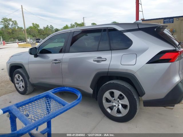 2T3F1RFV9NC312577 Toyota RAV4 LE