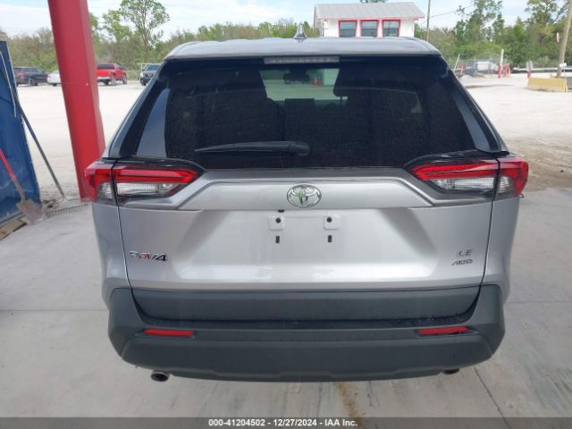 2T3F1RFV9NC312577 Toyota RAV4 LE