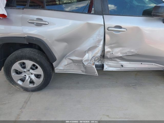 2T3F1RFV9NC312577 Toyota RAV4 LE