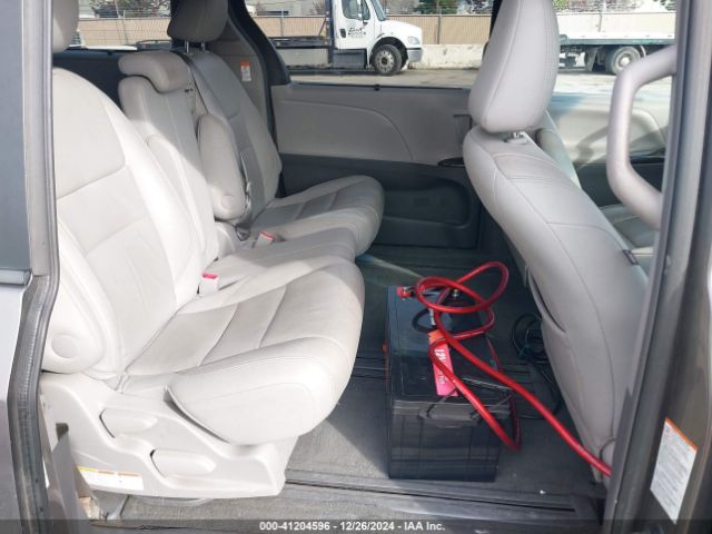 5TDYK3DCXFS556969 Toyota Sienna Xle/limited
