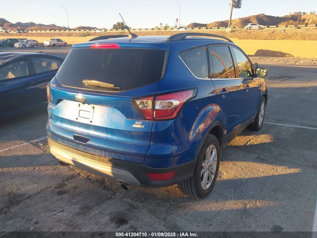 Ford ESCAPE SE 2018 1FMCU9GD7JUB75933 Image 4