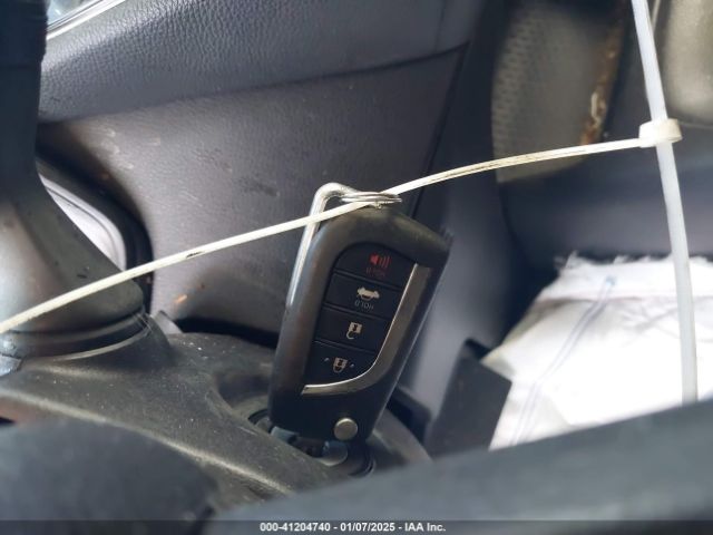 5YFEPMAE8NP335068 Toyota COROLLA LE