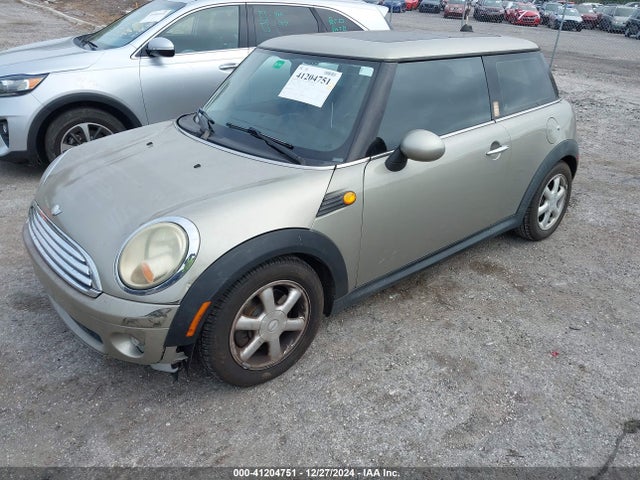 2009 MINI COOPER WMWMF33599TW73094 Photo 1