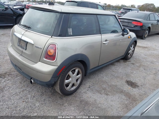 2009 MINI COOPER WMWMF33599TW73094 Photo 3