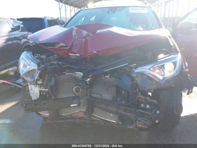 2T3RFREV2JW731055 Toyota Rav4 Adventure/xle