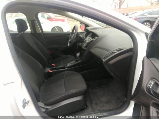 1FADP3E28HL235674 Ford FOCUS S