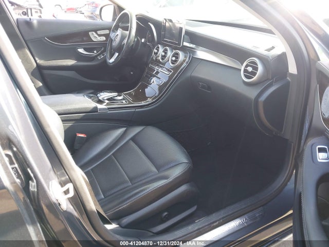 55SWF4JB7FU082544 Mercedes-Benz C 300 Luxury/sport