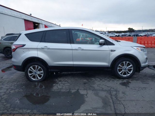 1FMCU9GD1HUD77449 Ford ESCAPE SE