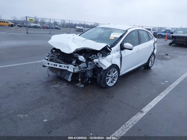 Ford FOCUS SE 2018 1FADP3F29JL222159 Image 2