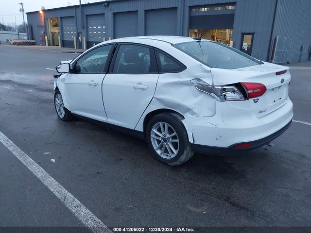 Ford FOCUS SE 2018 1FADP3F29JL222159 Image 3