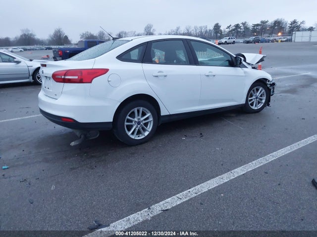 Ford FOCUS SE 2018 1FADP3F29JL222159 Image 4