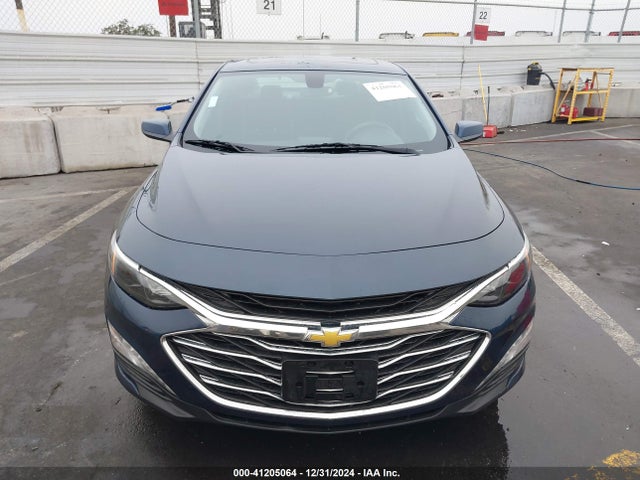 1G1ZD5ST5NF132667 Chevrolet Malibu Fwd Lt