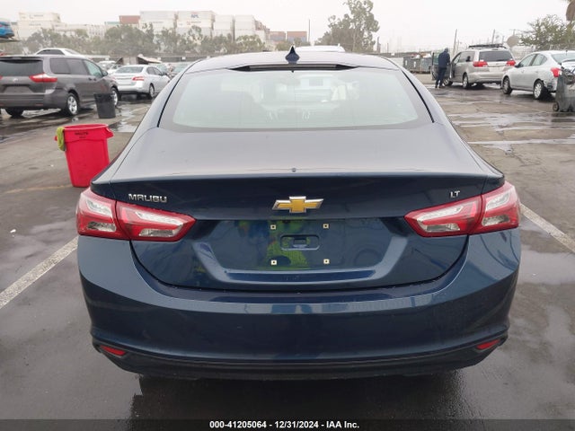 1G1ZD5ST5NF132667 Chevrolet Malibu Fwd Lt