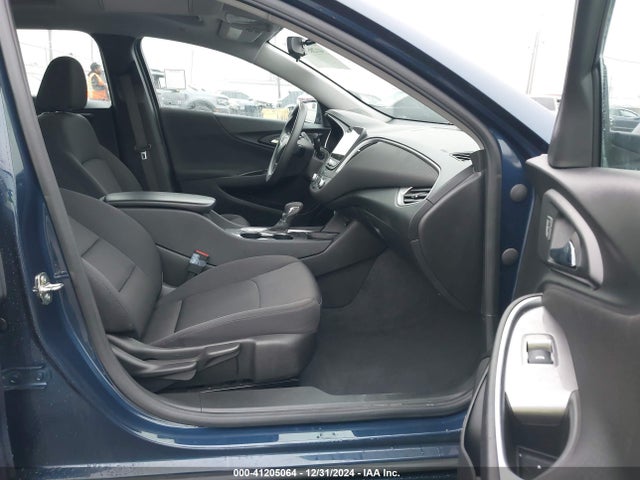 1G1ZD5ST5NF132667 Chevrolet Malibu Fwd Lt